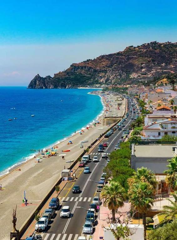 Appartamento Gambero Beach Santa Teresa Di Riva Luaran gambar